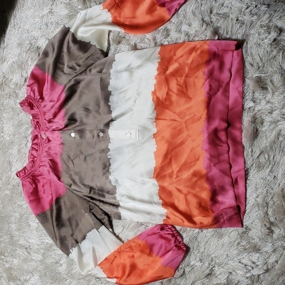 BCBGMaxAzria Tops - BCBG Maxazaria silk blouse size XS new without tag